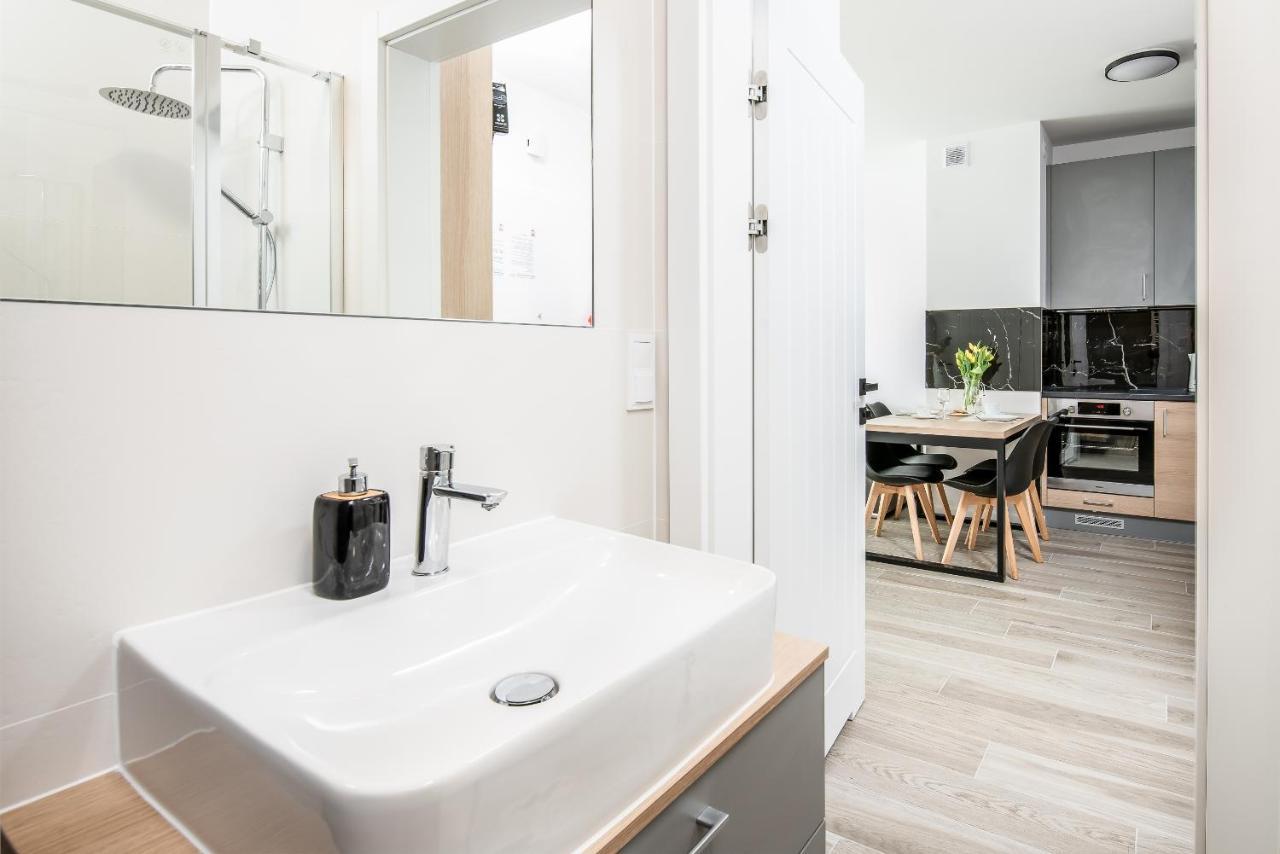 5d Fredry 2/36 Apartment *